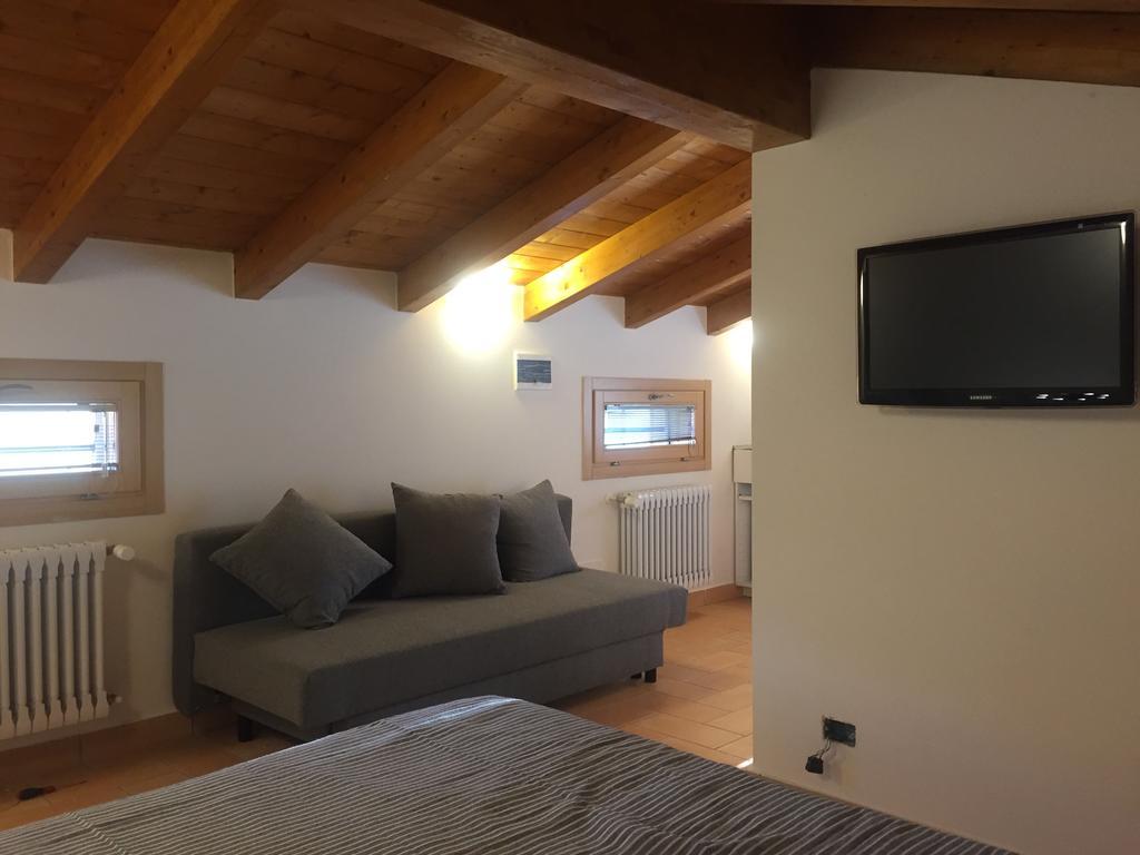 B&B Nido Sui Laghi San Donnino della Nizzola 외부 사진