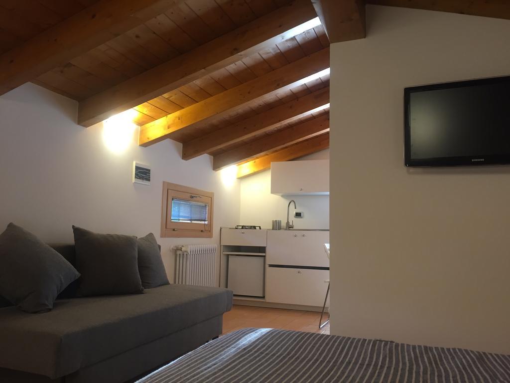 B&B Nido Sui Laghi San Donnino della Nizzola 외부 사진